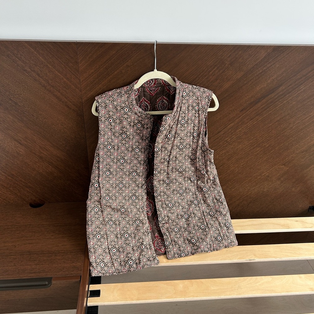 Reversible Patterned Sleeveless Vest - image 1